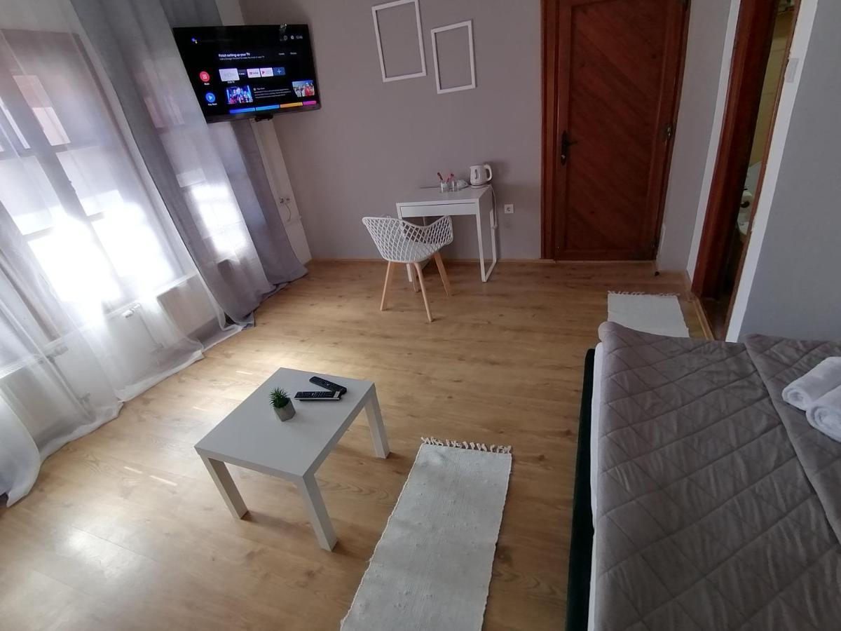 Mon Accommodation Free Parking Ni Exteriör bild